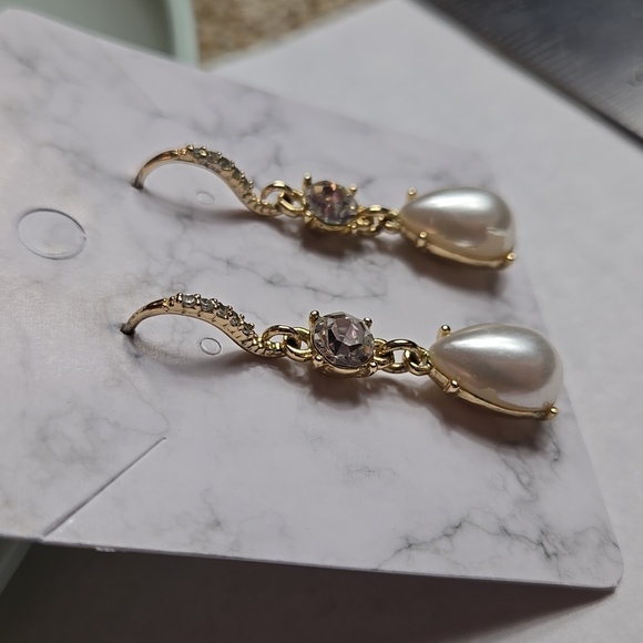 Gold Tone Silver Fuax Pearl Drop Earrings - Picture 13 of 17